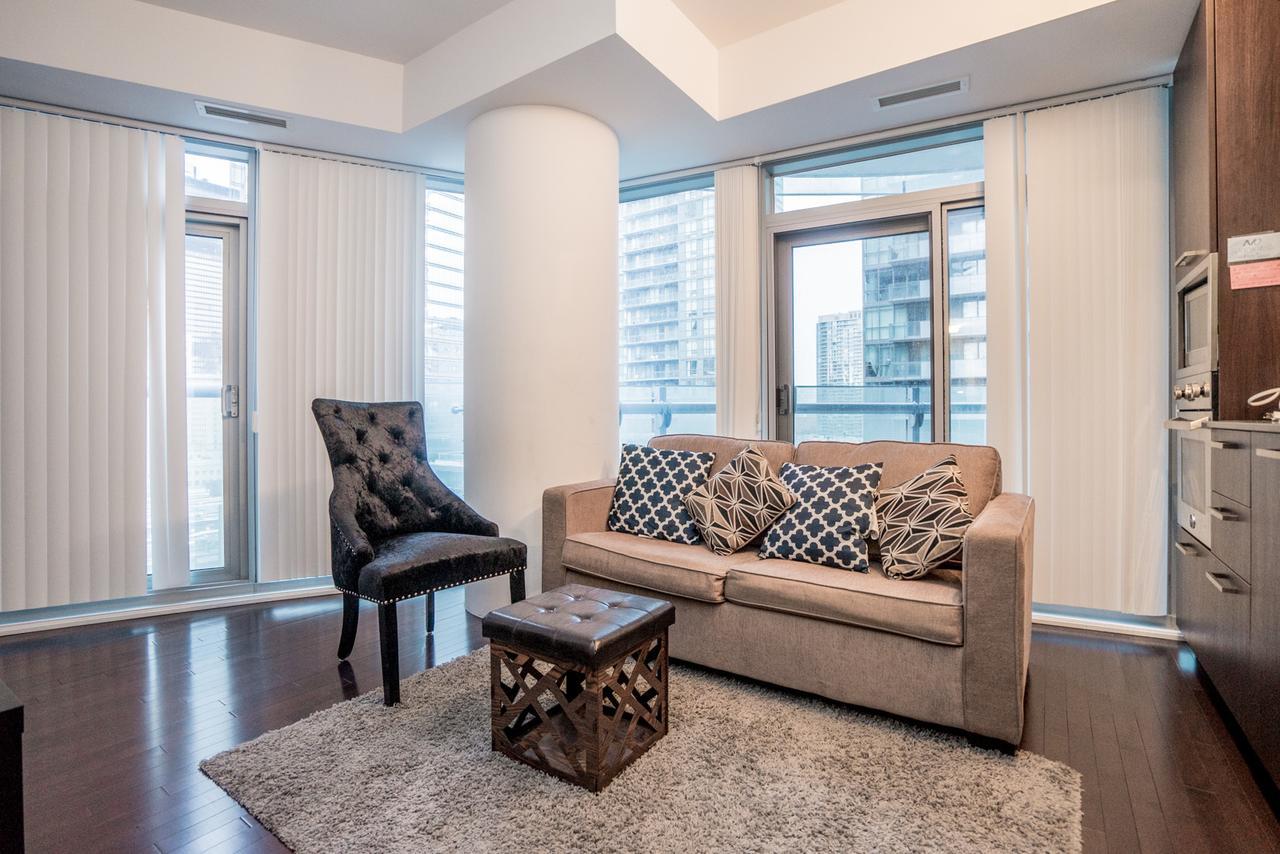 Aaira Suites Toronto Extérieur photo