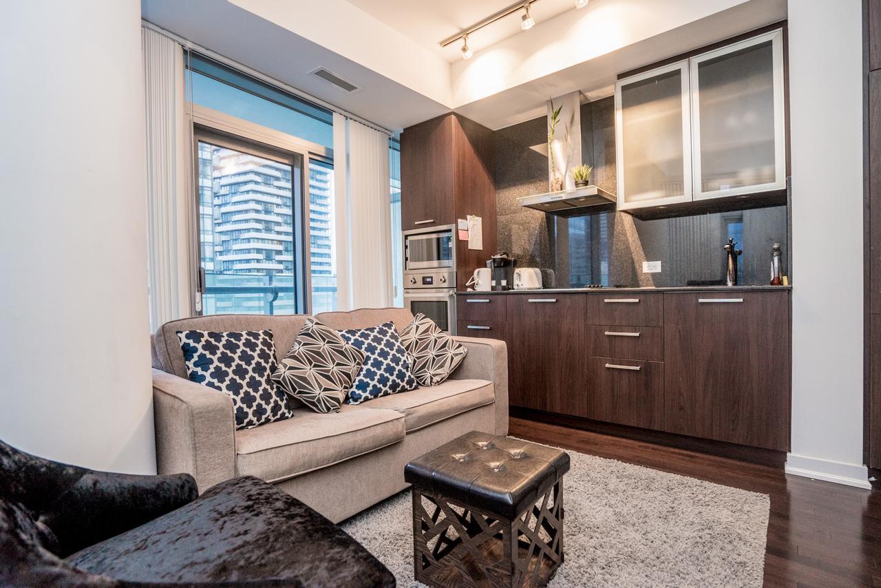 Aaira Suites Toronto Extérieur photo