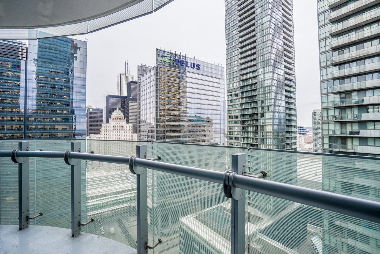 Aaira Suites Toronto Extérieur photo