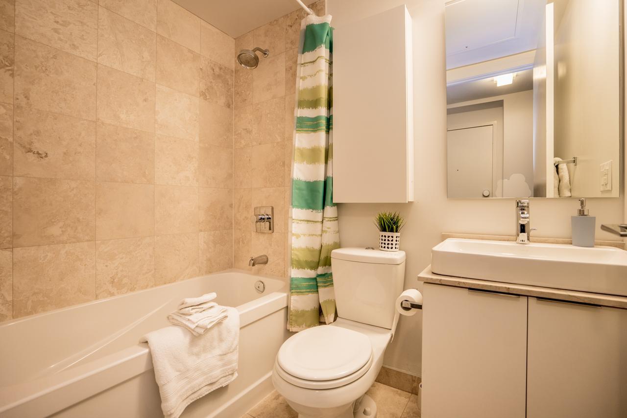 Aaira Suites Toronto Extérieur photo
