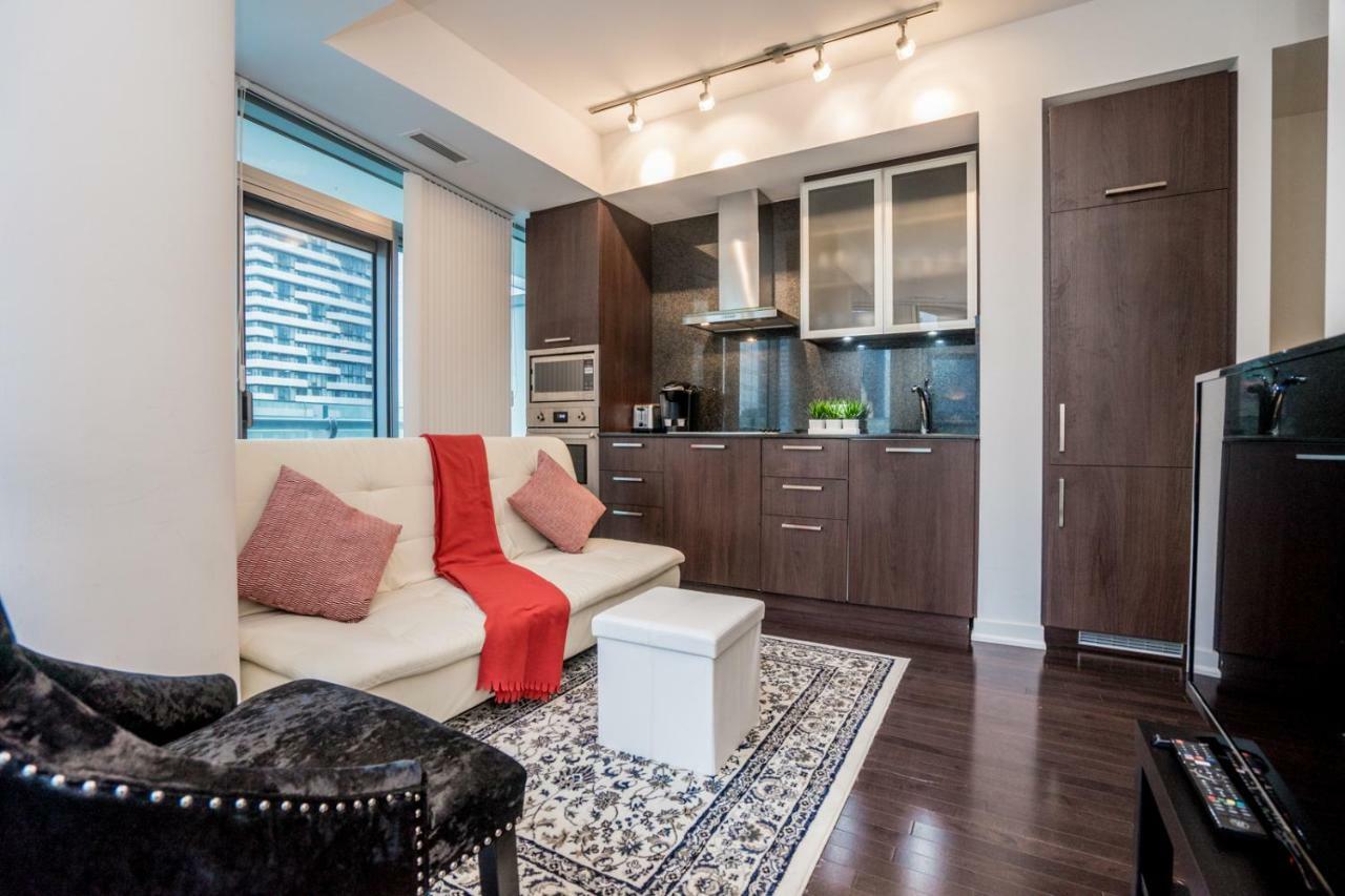 Aaira Suites Toronto Extérieur photo