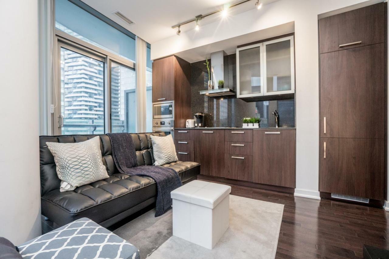 Aaira Suites Toronto Extérieur photo