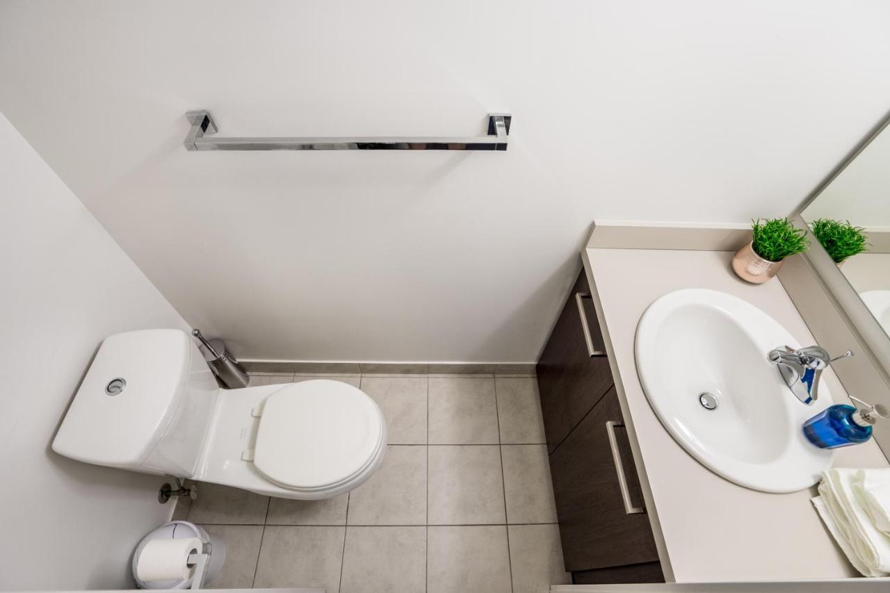 Aaira Suites Toronto Extérieur photo