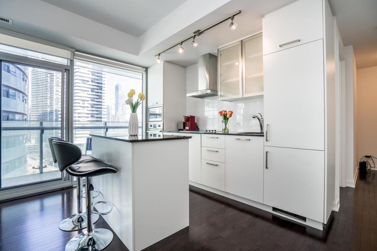 Aaira Suites Toronto Extérieur photo
